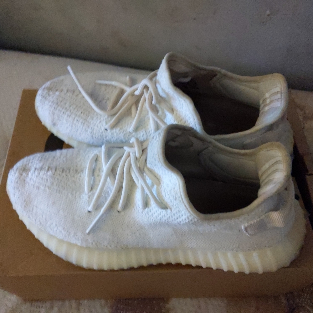 Yeezy boost 350 triple White